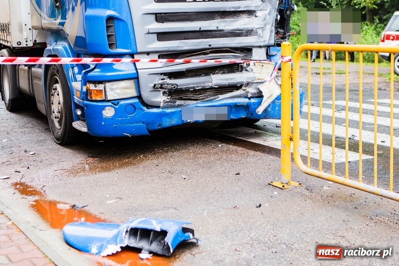 Zdjęcie w galerii na portalu naszraciborz.pl: Nadmierna prędkość prawdopodobną przyczyną wczorajszego wypadku w Rudach  wiadomości z regionu