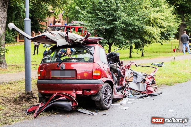 Zdjęcie w galerii na portalu naszraciborz.pl: Nadmierna prędkość prawdopodobną przyczyną wczorajszego wypadku w Rudach  wiadomości z regionu