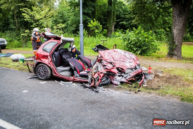 Zdjęcie w galerii na portalu naszraciborz.pl: Nadmierna prędkość prawdopodobną przyczyną wczorajszego wypadku w Rudach  wiadomości z regionu