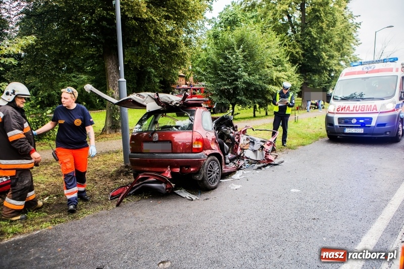 Zdjęcie w galerii na portalu naszraciborz.pl: Nadmierna prędkość prawdopodobną przyczyną wczorajszego wypadku w Rudach  wiadomości z regionu