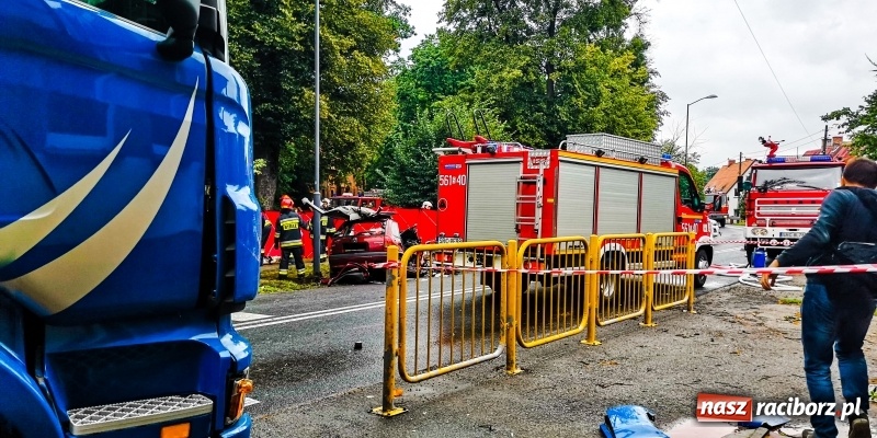 Zdjęcie w galerii na portalu naszraciborz.pl: Nadmierna prędkość prawdopodobną przyczyną wczorajszego wypadku w Rudach  wiadomości z regionu