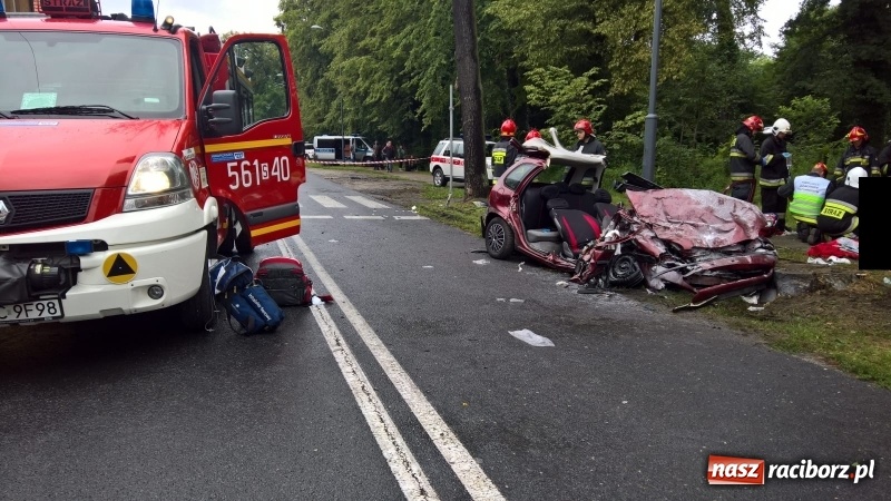 Zdjęcie w galerii na portalu naszraciborz.pl: Nadmierna prędkość prawdopodobną przyczyną wczorajszego wypadku w Rudach  wiadomości z regionu