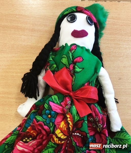 Zdjęcie w galerii na portalu naszraciborz.pl: Uczniowie ze Szkoły na Ostrogu wspierają Hospicjum wiadomości z regionu