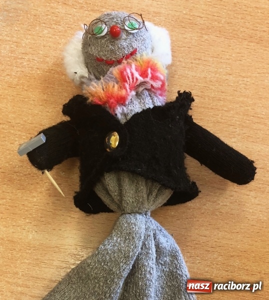 Zdjęcie w galerii na portalu naszraciborz.pl: Uczniowie ze Szkoły na Ostrogu wspierają Hospicjum wiadomości z regionu