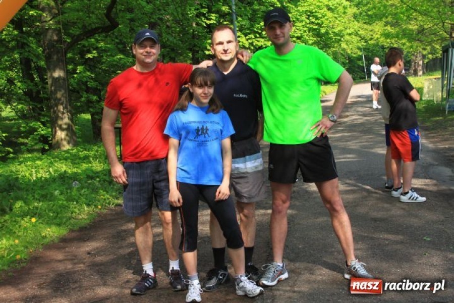 Zdjęcie w galerii na portalu naszraciborz.pl: Biegając promowali aktywny styl życia wiadomości z regionu