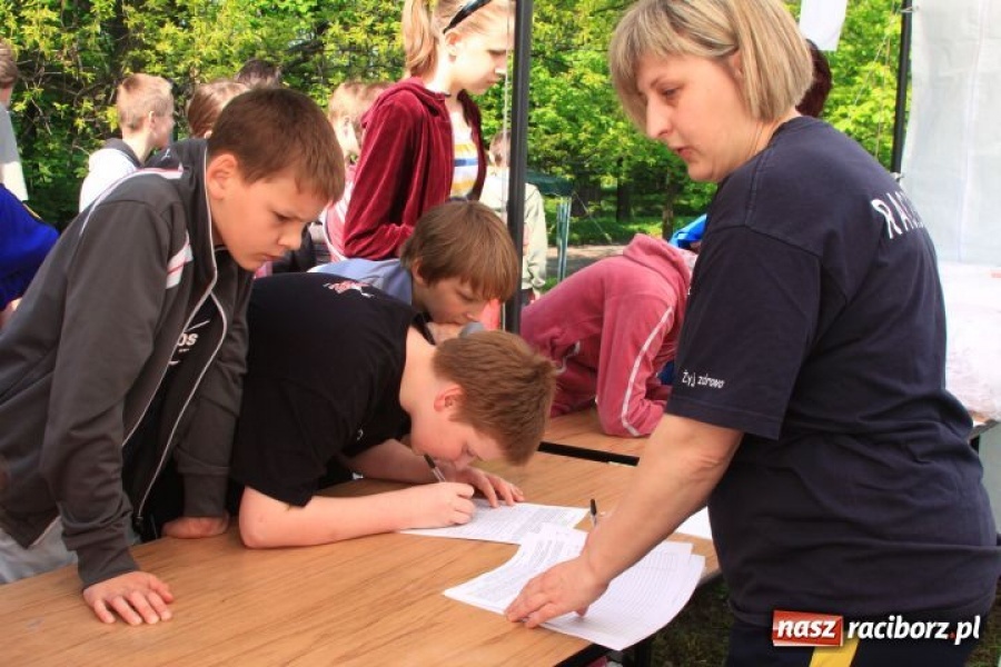 Zdjęcie w galerii na portalu naszraciborz.pl: Biegając promowali aktywny styl życia wiadomości z regionu