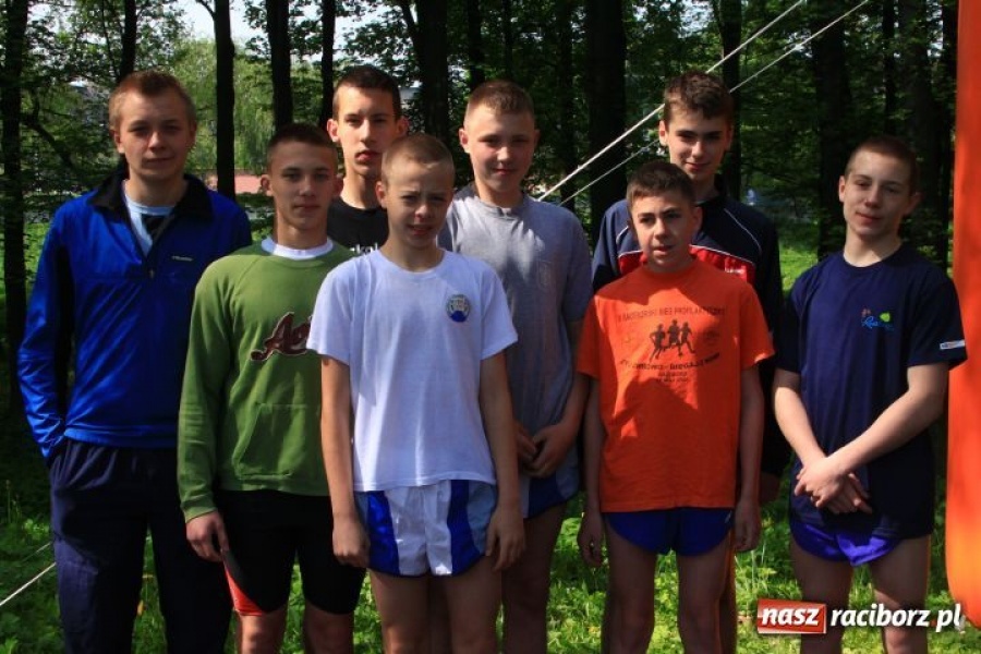 Zdjęcie w galerii na portalu naszraciborz.pl: Biegając promowali aktywny styl życia wiadomości z regionu