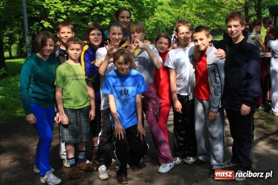 Zdjęcie w galerii na portalu naszraciborz.pl: Biegając promowali aktywny styl życia wiadomości z regionu