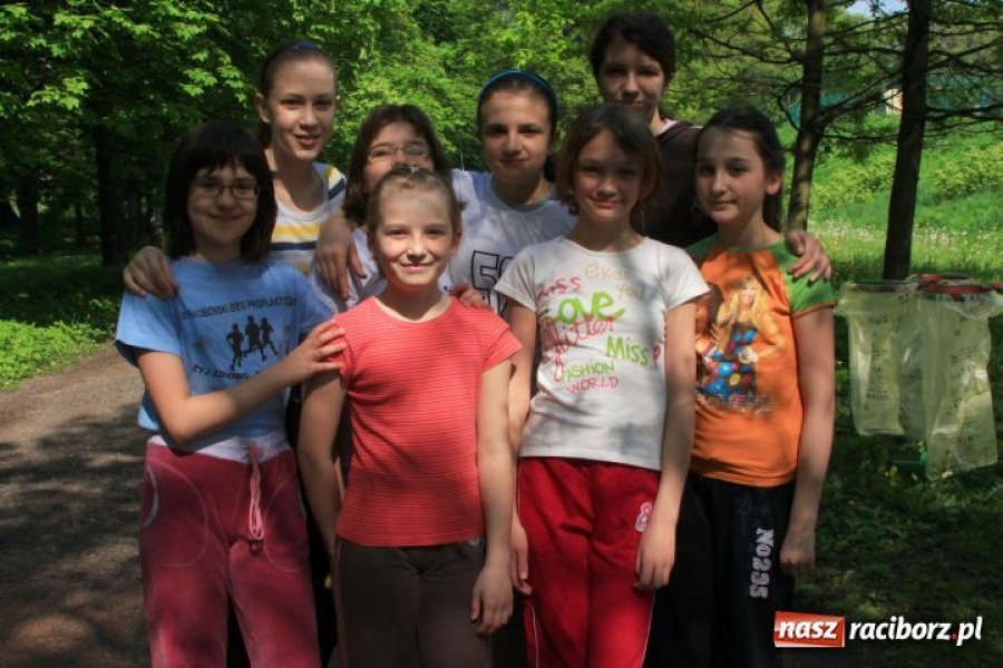 Zdjęcie w galerii na portalu naszraciborz.pl: Biegając promowali aktywny styl życia wiadomości z regionu