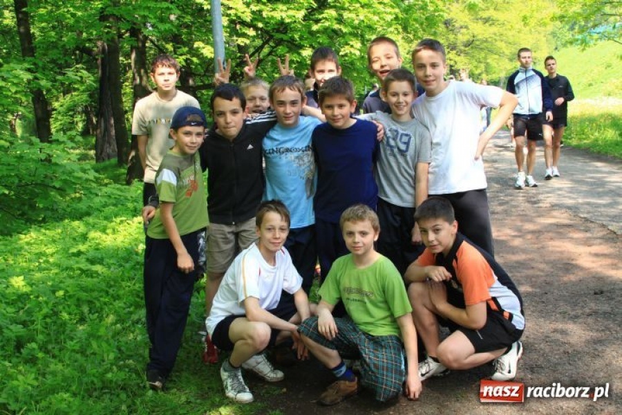 Zdjęcie w galerii na portalu naszraciborz.pl: Biegając promowali aktywny styl życia wiadomości z regionu