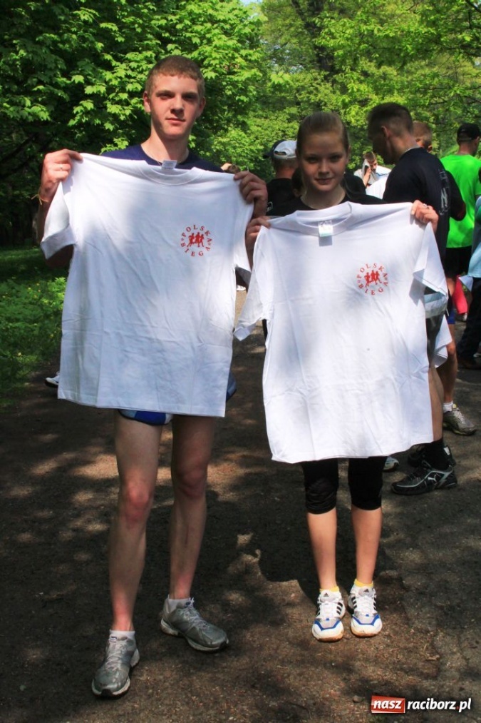 Zdjęcie w galerii na portalu naszraciborz.pl: Biegając promowali aktywny styl życia wiadomości z regionu