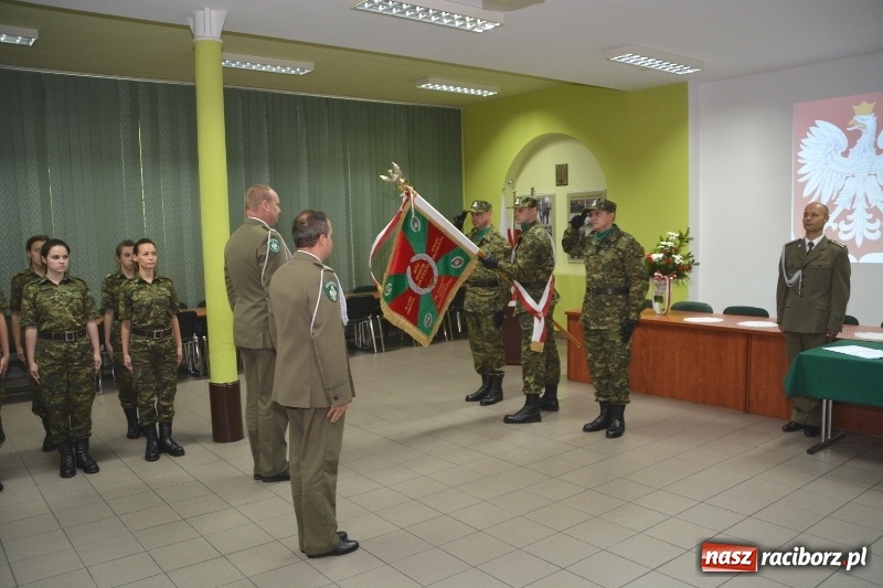 Zdjęcie w galerii na portalu naszraciborz.pl: Najlepsi z najlepszych. Śląska komenda SG w Raciborzu ma nowych funkcjonariuszy  wiadomości z regionu