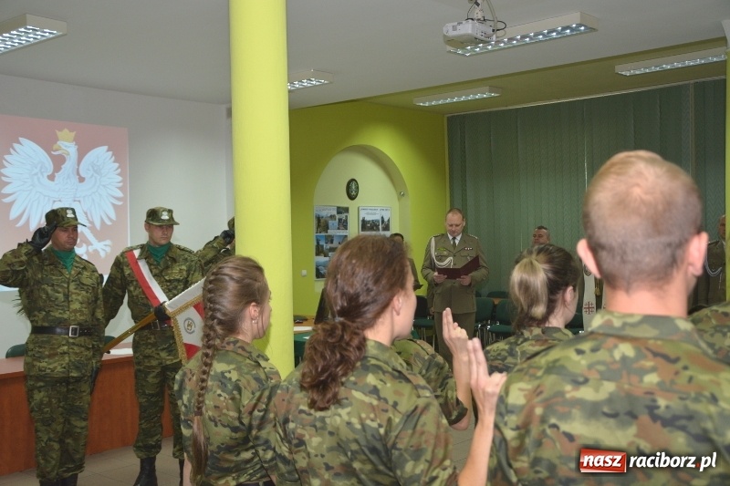 Zdjęcie w galerii na portalu naszraciborz.pl: Najlepsi z najlepszych. Śląska komenda SG w Raciborzu ma nowych funkcjonariuszy  wiadomości z regionu