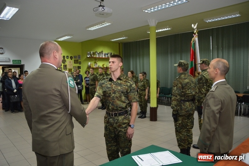 Zdjęcie w galerii na portalu naszraciborz.pl: Najlepsi z najlepszych. Śląska komenda SG w Raciborzu ma nowych funkcjonariuszy  wiadomości z regionu