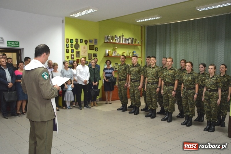 Zdjęcie w galerii na portalu naszraciborz.pl: Najlepsi z najlepszych. Śląska komenda SG w Raciborzu ma nowych funkcjonariuszy  wiadomości z regionu