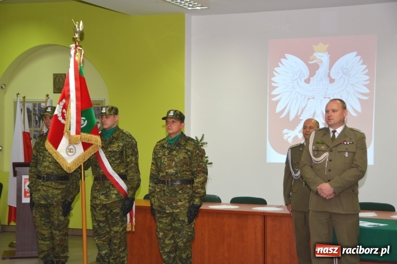 Zdjęcie w galerii na portalu naszraciborz.pl: Najlepsi z najlepszych. Śląska komenda SG w Raciborzu ma nowych funkcjonariuszy  wiadomości z regionu