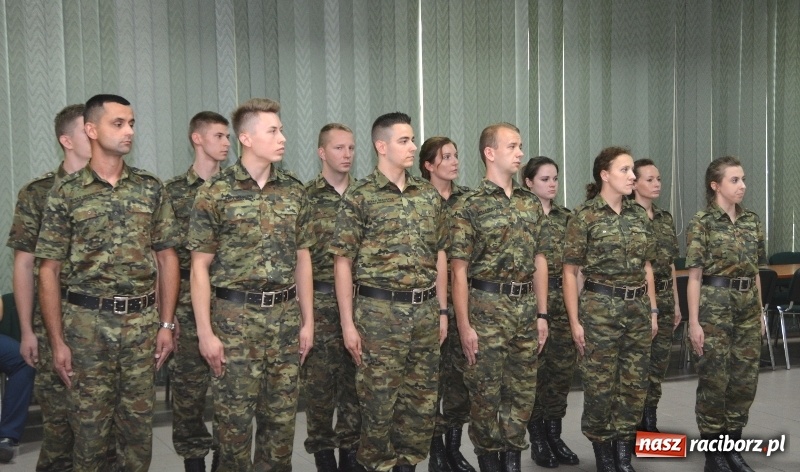 Zdjęcie w galerii na portalu naszraciborz.pl: Najlepsi z najlepszych. Śląska komenda SG w Raciborzu ma nowych funkcjonariuszy  wiadomości z regionu