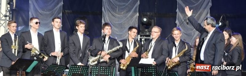 Zdjęcie w galerii na portalu naszraciborz.pl: Koncerty letnie i potańcówka z Raciborskim Centrum Kultury wiadomości z regionu