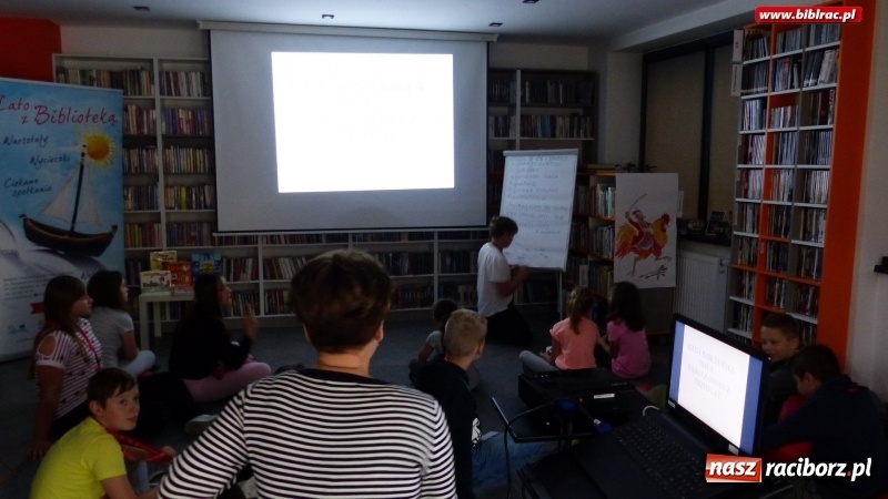 Zdjęcie w galerii na portalu naszraciborz.pl: Deszczowe zabawy w bibliotece wiadomości z regionu