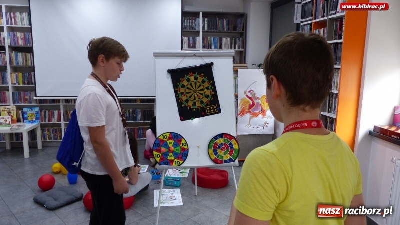 Zdjęcie w galerii na portalu naszraciborz.pl: Deszczowe zabawy w bibliotece wiadomości z regionu