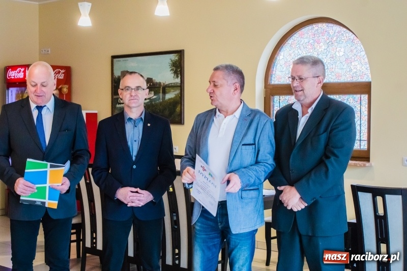 Zdjęcie w galerii na portalu naszraciborz.pl: Raciborscy brydżyści podsumowali sezon wiadomości z regionu