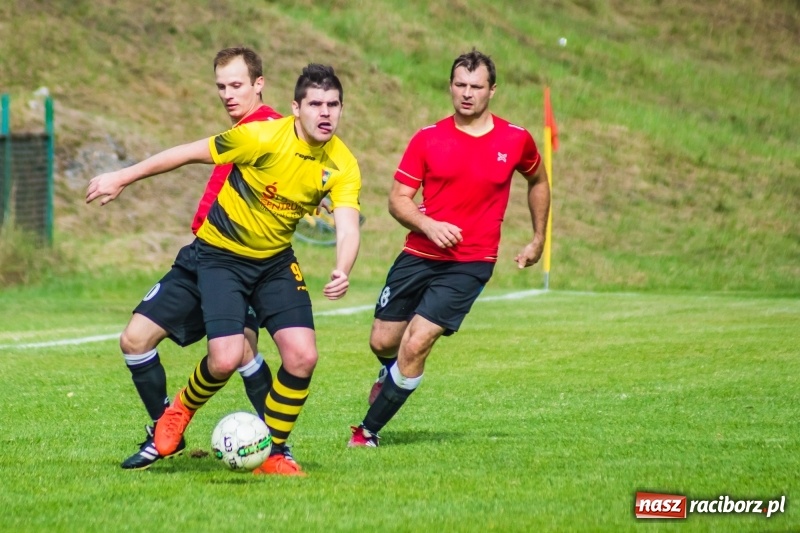 Zdjęcie w galerii na portalu naszraciborz.pl: Górki pokonane. Chałupki zostają w A klasie wiadomości z regionu