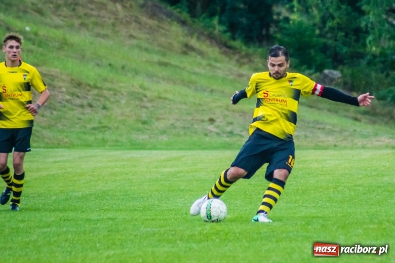 Zdjęcie w galerii na portalu naszraciborz.pl: Górki pokonane. Chałupki zostają w A klasie wiadomości z regionu