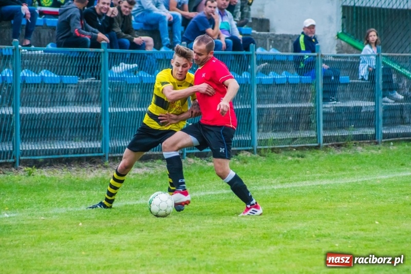 Zdjęcie w galerii na portalu naszraciborz.pl: Górki pokonane. Chałupki zostają w A klasie wiadomości z regionu