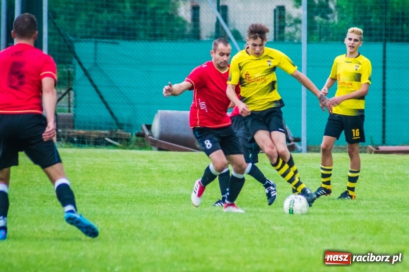 Zdjęcie w galerii na portalu naszraciborz.pl: Górki pokonane. Chałupki zostają w A klasie wiadomości z regionu