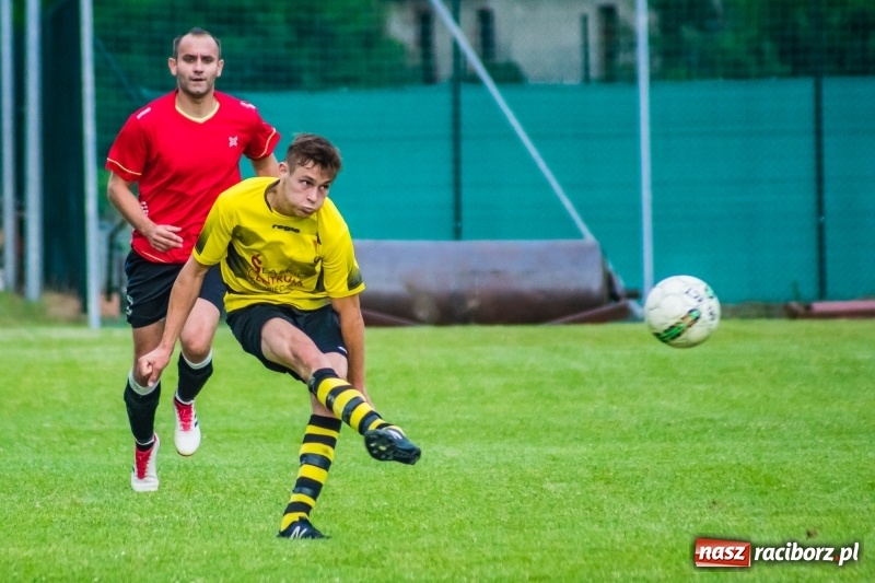 Zdjęcie w galerii na portalu naszraciborz.pl: Górki pokonane. Chałupki zostają w A klasie wiadomości z regionu