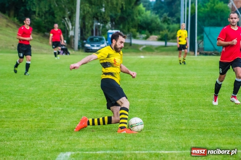 Zdjęcie w galerii na portalu naszraciborz.pl: Górki pokonane. Chałupki zostają w A klasie wiadomości z regionu