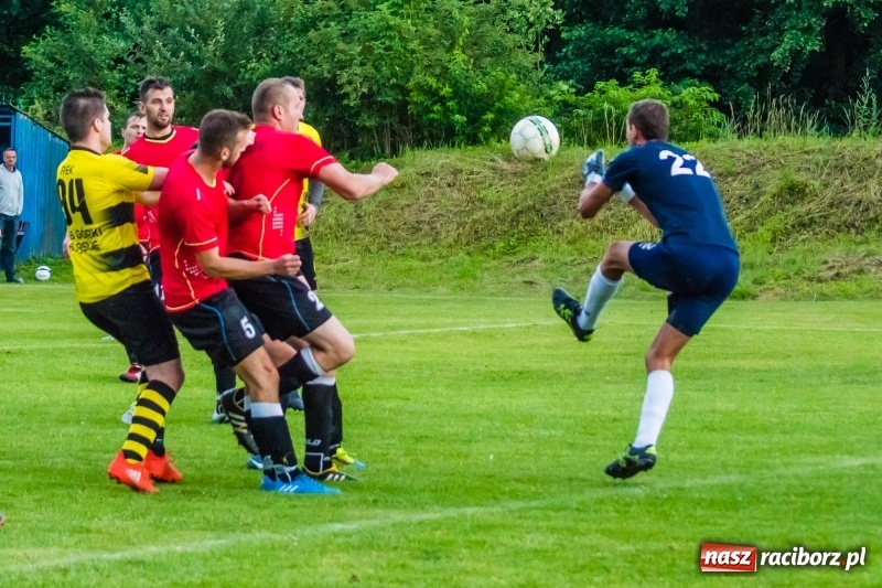 Zdjęcie w galerii na portalu naszraciborz.pl: Górki pokonane. Chałupki zostają w A klasie wiadomości z regionu