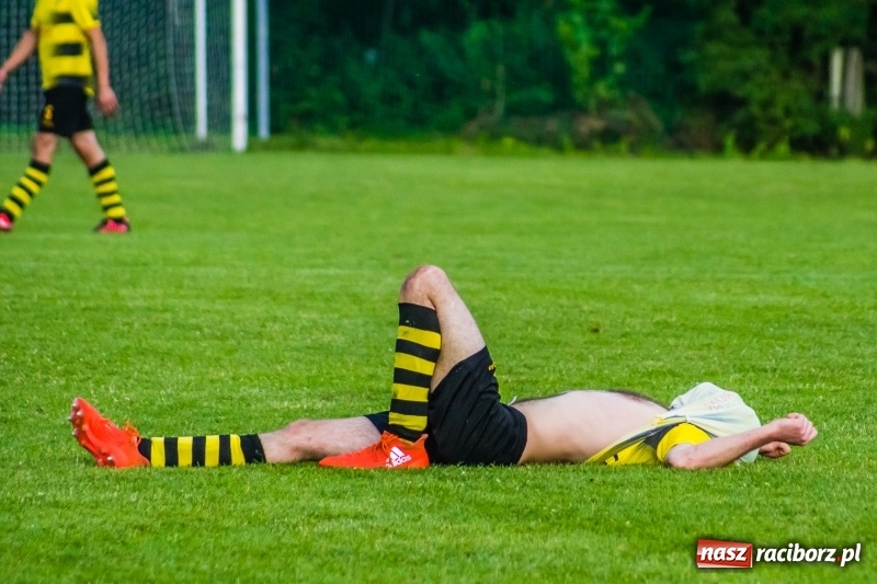 Zdjęcie w galerii na portalu naszraciborz.pl: Górki pokonane. Chałupki zostają w A klasie wiadomości z regionu