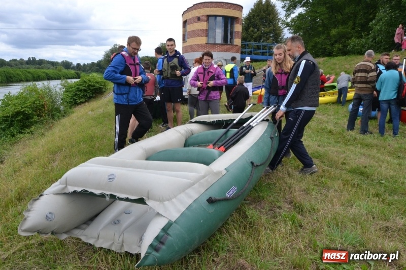 Zdjęcie w galerii na portalu naszraciborz.pl: Sezon wodniacki na Odrze oficjalnie rozpoczęty  wiadomości z regionu
