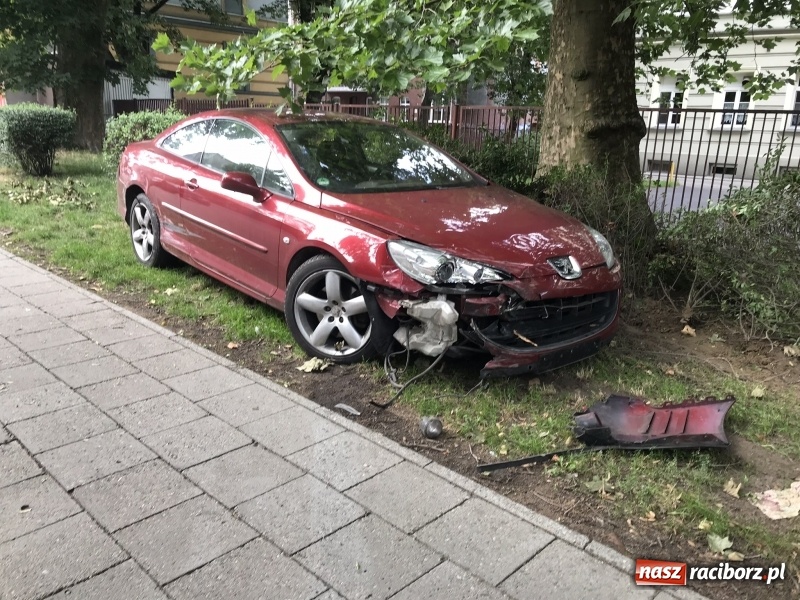Zdjęcie w galerii na portalu naszraciborz.pl: Poważna kraksa w centrum Raciborza  wiadomości z regionu