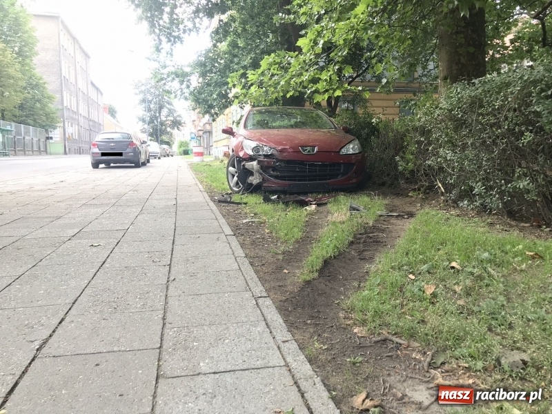 Zdjęcie w galerii na portalu naszraciborz.pl: Poważna kraksa w centrum Raciborza  wiadomości z regionu