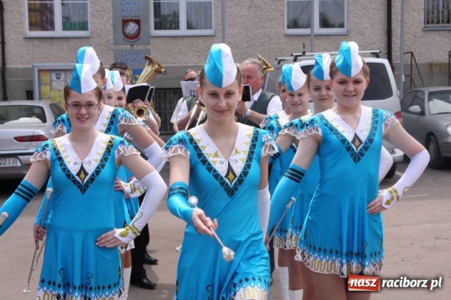 Zdjęcie w galerii na portalu naszraciborz.pl: Boys porwał widownię w Pietrowicach wiadomości z regionu