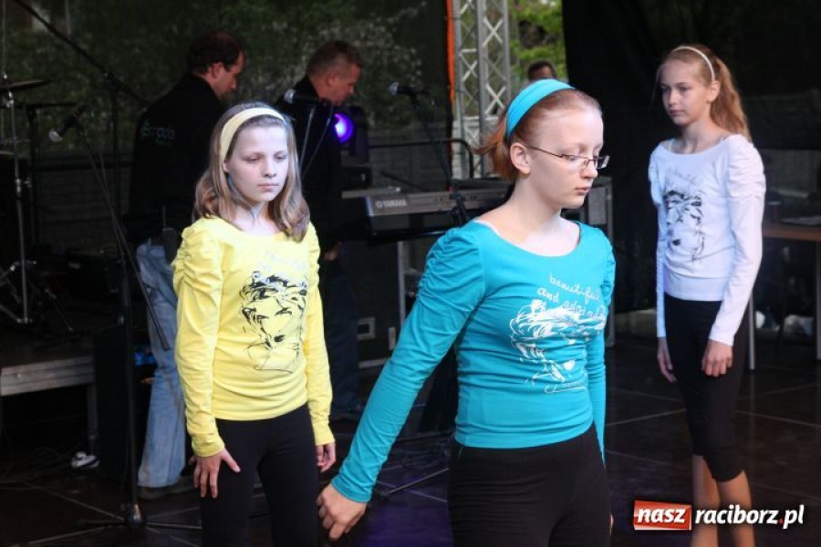 Zdjęcie w galerii na portalu naszraciborz.pl: Boys porwał widownię w Pietrowicach wiadomości z regionu