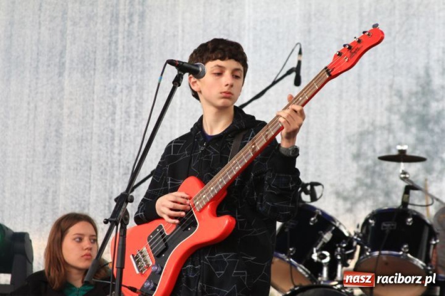 Zdjęcie w galerii na portalu naszraciborz.pl: Boys porwał widownię w Pietrowicach wiadomości z regionu