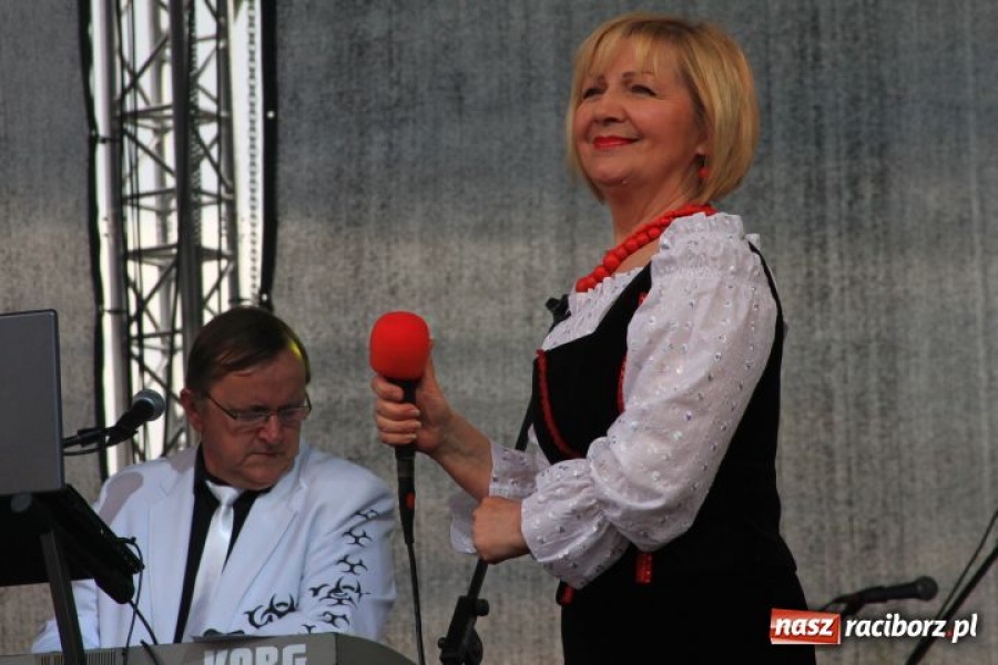 Zdjęcie w galerii na portalu naszraciborz.pl: Boys porwał widownię w Pietrowicach wiadomości z regionu