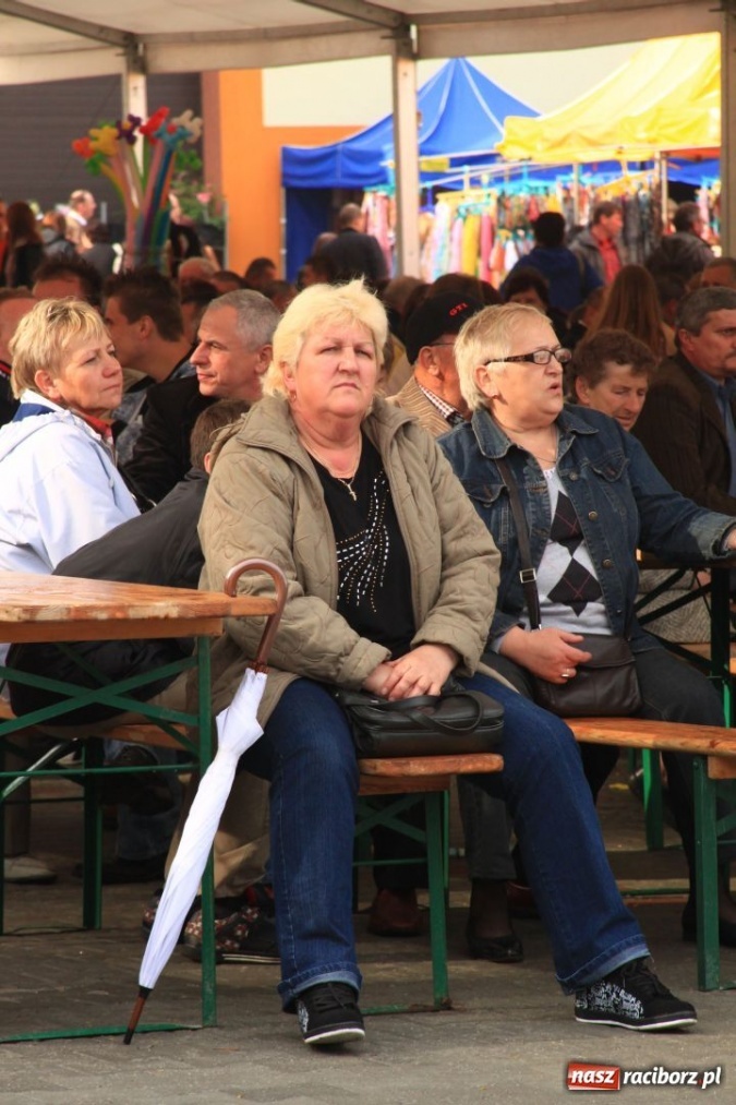 Zdjęcie w galerii na portalu naszraciborz.pl: Boys porwał widownię w Pietrowicach wiadomości z regionu