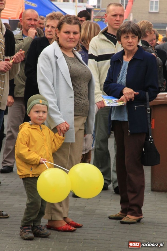 Zdjęcie w galerii na portalu naszraciborz.pl: Boys porwał widownię w Pietrowicach wiadomości z regionu