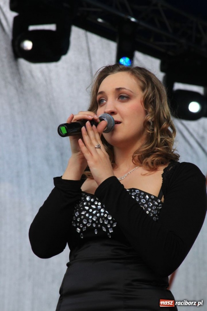 Zdjęcie w galerii na portalu naszraciborz.pl: Boys porwał widownię w Pietrowicach wiadomości z regionu