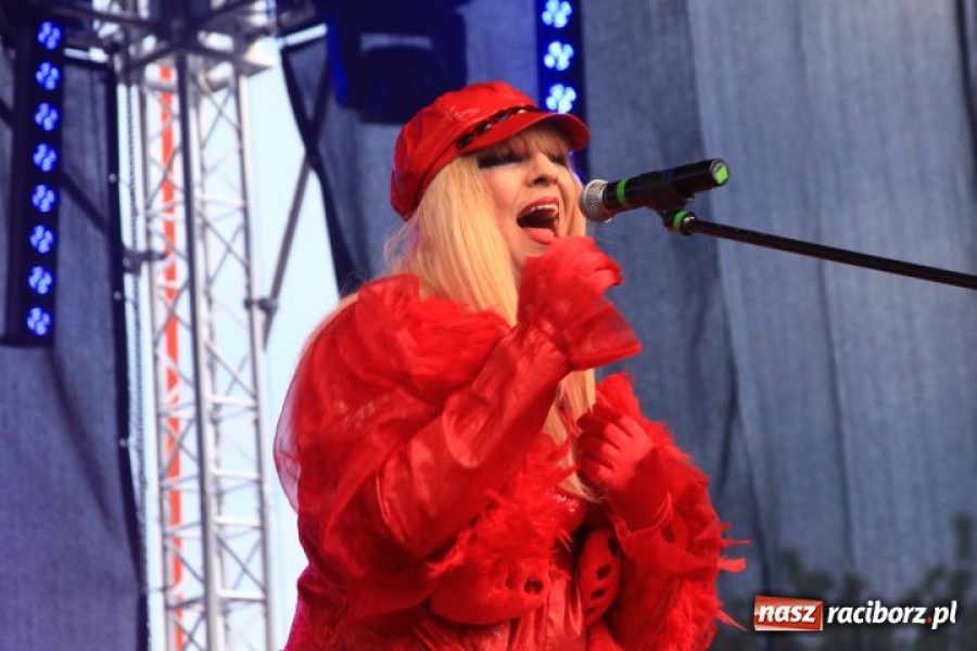 Zdjęcie w galerii na portalu naszraciborz.pl: Boys porwał widownię w Pietrowicach wiadomości z regionu