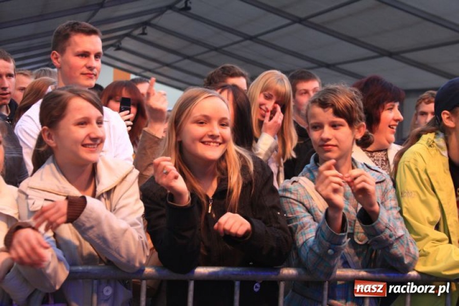 Zdjęcie w galerii na portalu naszraciborz.pl: Boys porwał widownię w Pietrowicach wiadomości z regionu