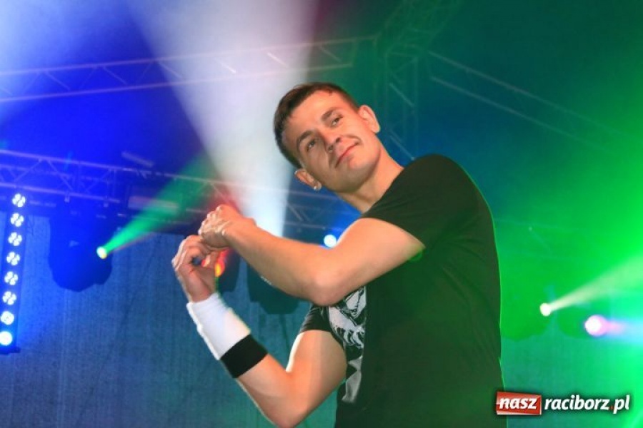 Zdjęcie w galerii na portalu naszraciborz.pl: Boys porwał widownię w Pietrowicach wiadomości z regionu