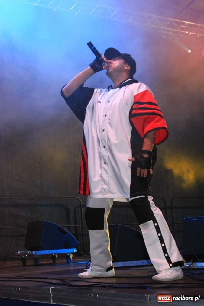 Zdjęcie w galerii na portalu naszraciborz.pl: Boys porwał widownię w Pietrowicach wiadomości z regionu