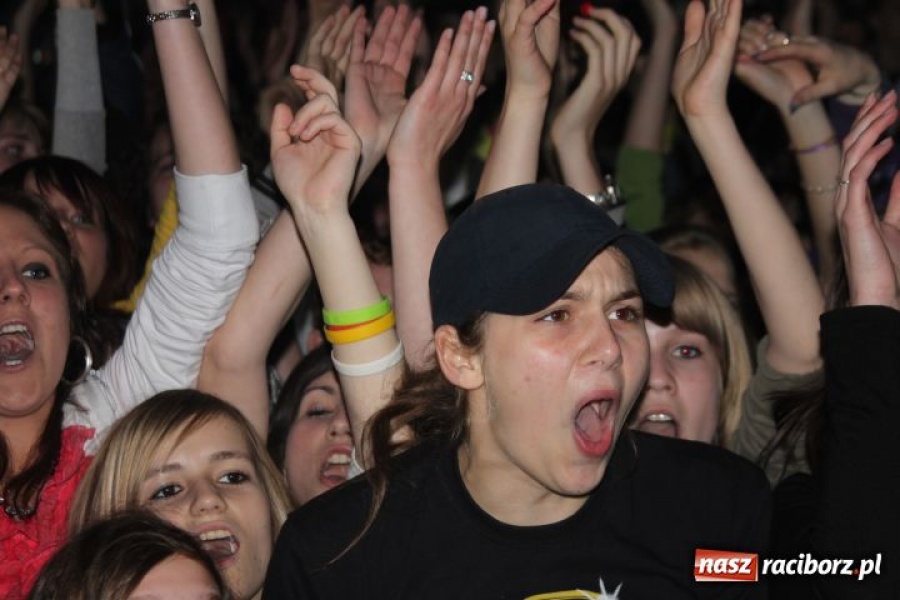 Zdjęcie w galerii na portalu naszraciborz.pl: Boys porwał widownię w Pietrowicach wiadomości z regionu