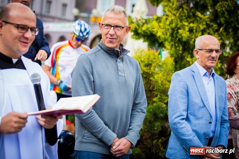 Zdjęcie w galerii na portalu naszraciborz.pl: Wyruszył XX Jubileuszowy Rajd Rowerowy Środowisk Trzeźwościowych Dookoła Polski FOTO i WIDEO wiadomości z regionu