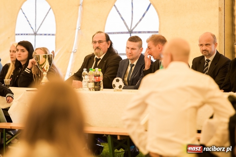 Zdjęcie w galerii na portalu naszraciborz.pl: W Cyprzanowie świętują 100-lecie miejscowego klubu FOTO i WIDEO wiadomości z regionu